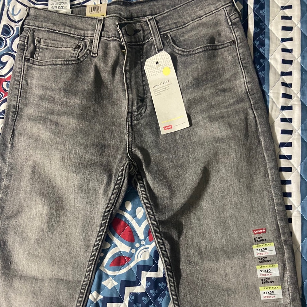 Grey Levi’s jeans (levi’s flex) 31x30 sizing